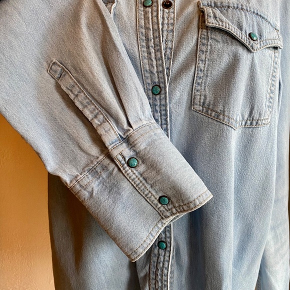 Banana Republic classic denim western shirt with turquoise snaps Sz Large Tall - Picture 12 of 15